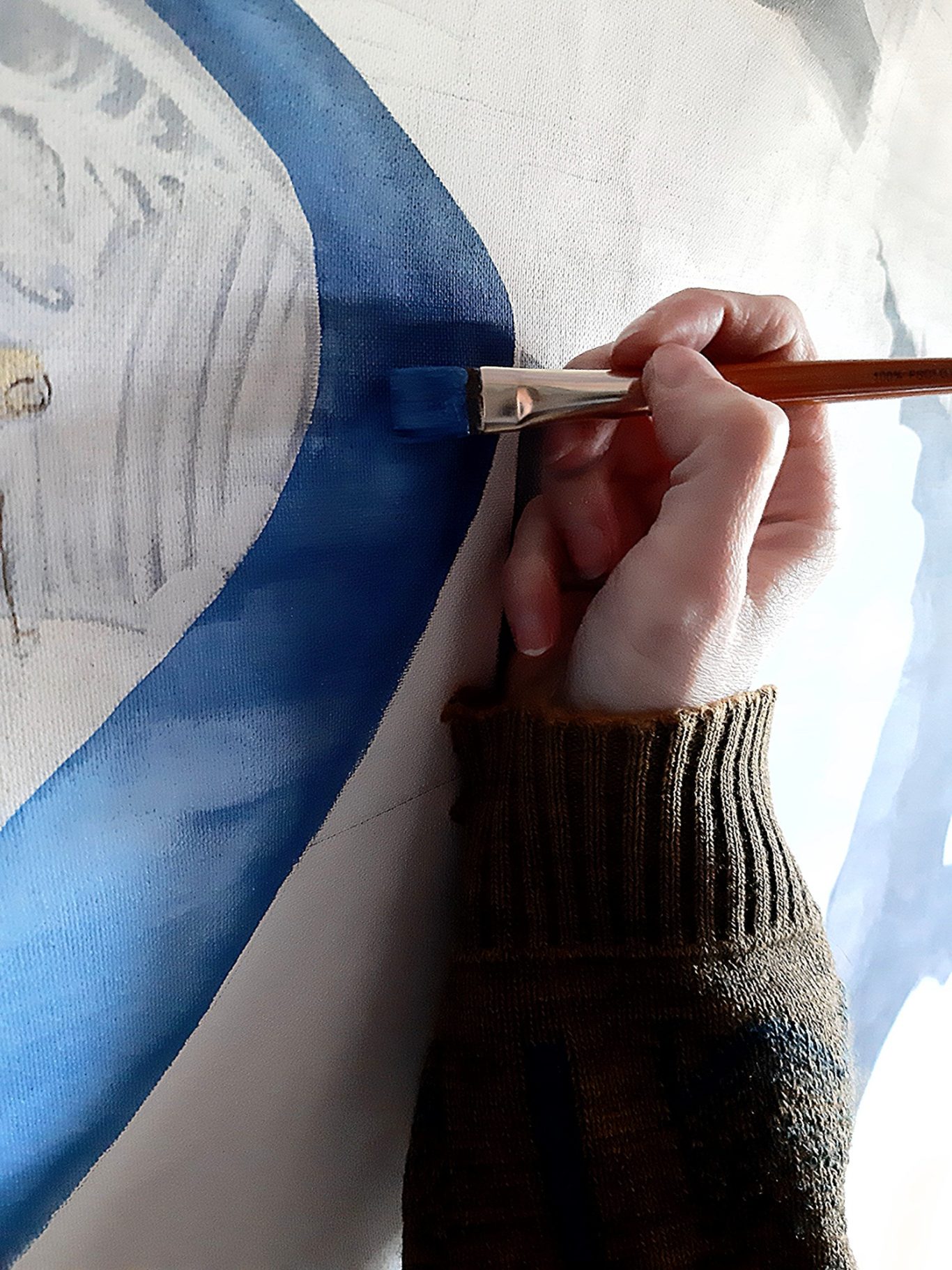 9. The brushed velvet look of the circle balustrade was achieved using various tones of blue and a dry brush/blending method